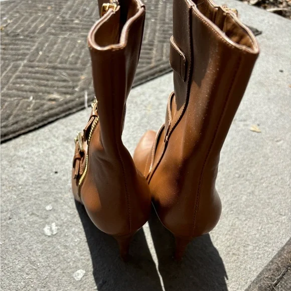Gorgeous Brown Michael Kors Boots with Gold Zippers and Buckles - EUC Sz 6.5 - Picture 5 of 9